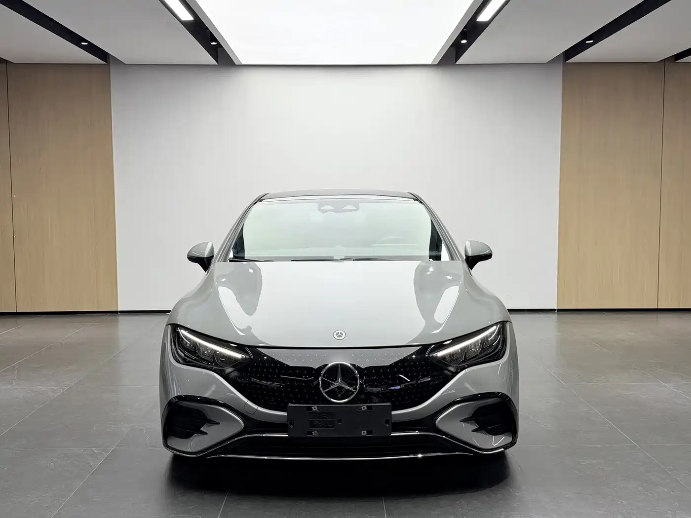 Mercedes-Benz EQE 2024