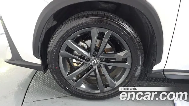 Lexus NX 2024