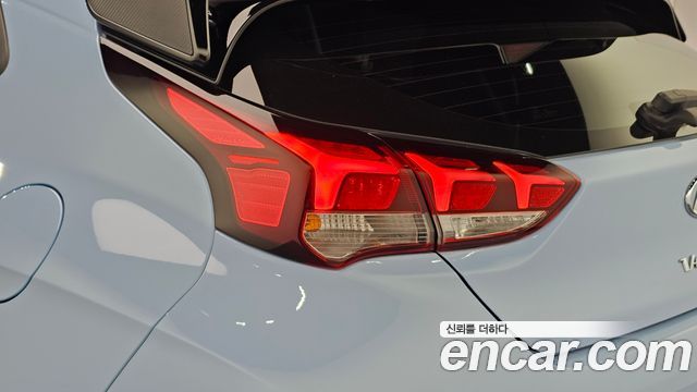 Hyundai Veloster 2021