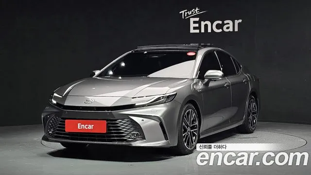 Toyota Camry 2025