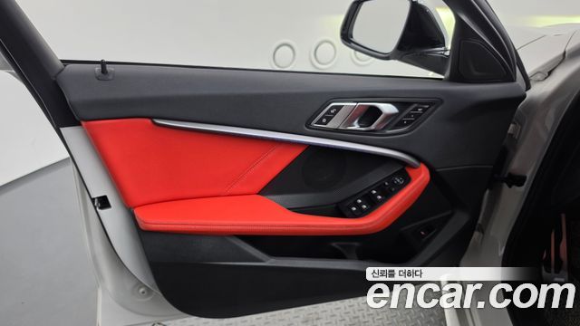 BMW 1 серии 2021