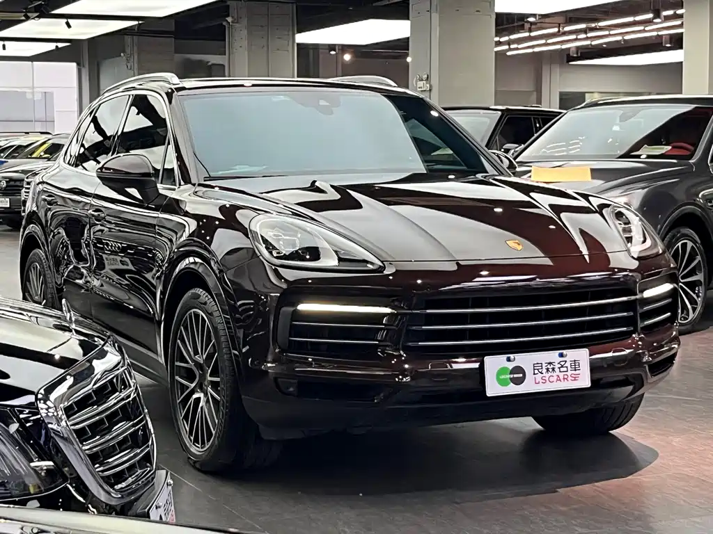 Porsche Cayenne 2021