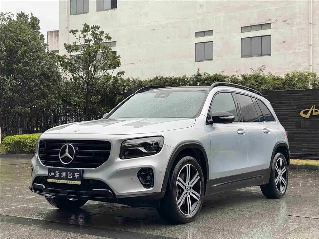 Mercedes-Benz GLB 2023