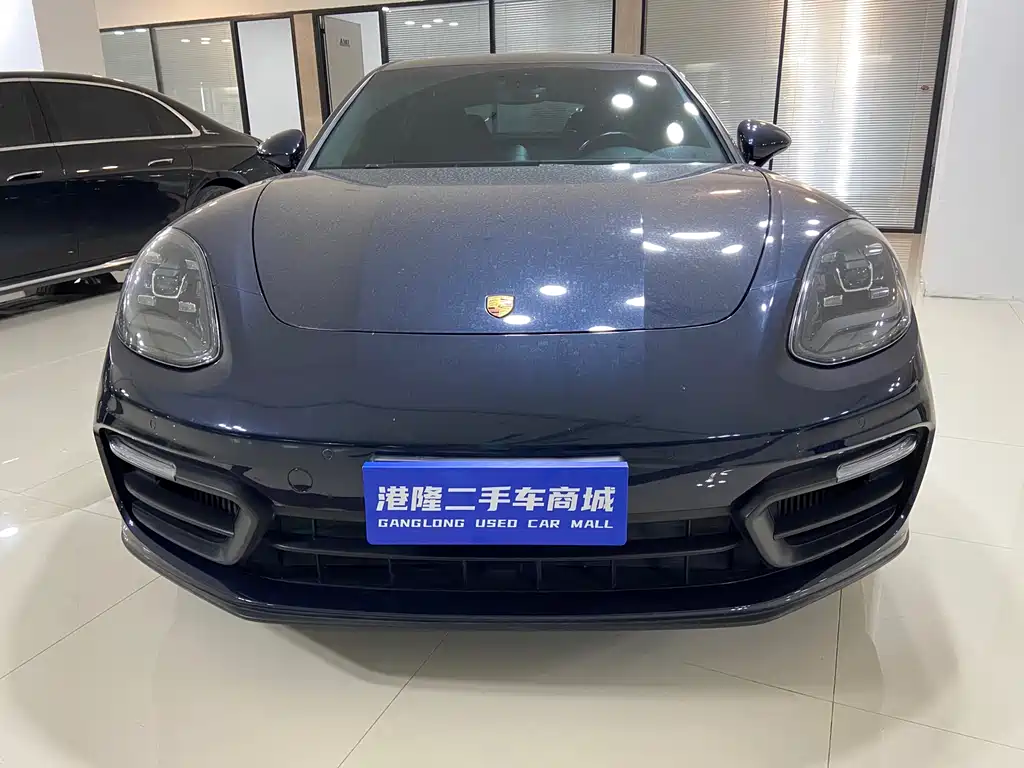 Porsche Panamera 2021