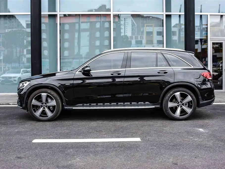Mercedes-Benz GLC 2023