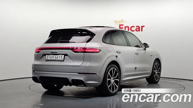 Porsche Cayenne 2021