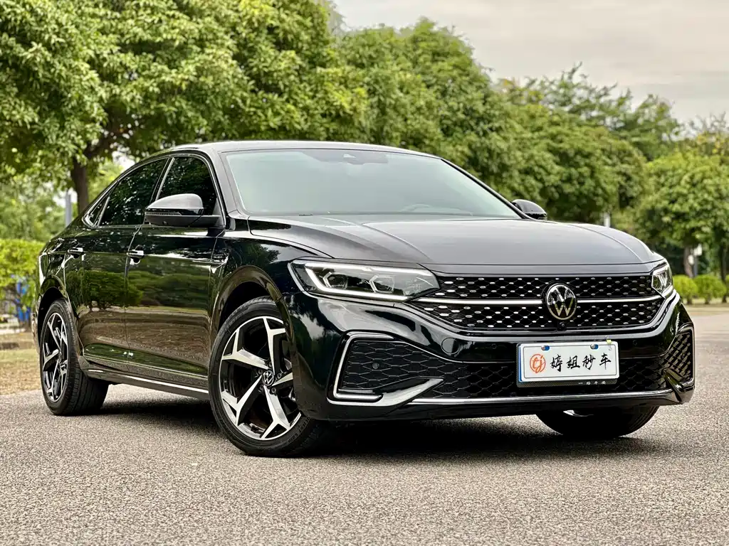 Volkswagen Passat 2024