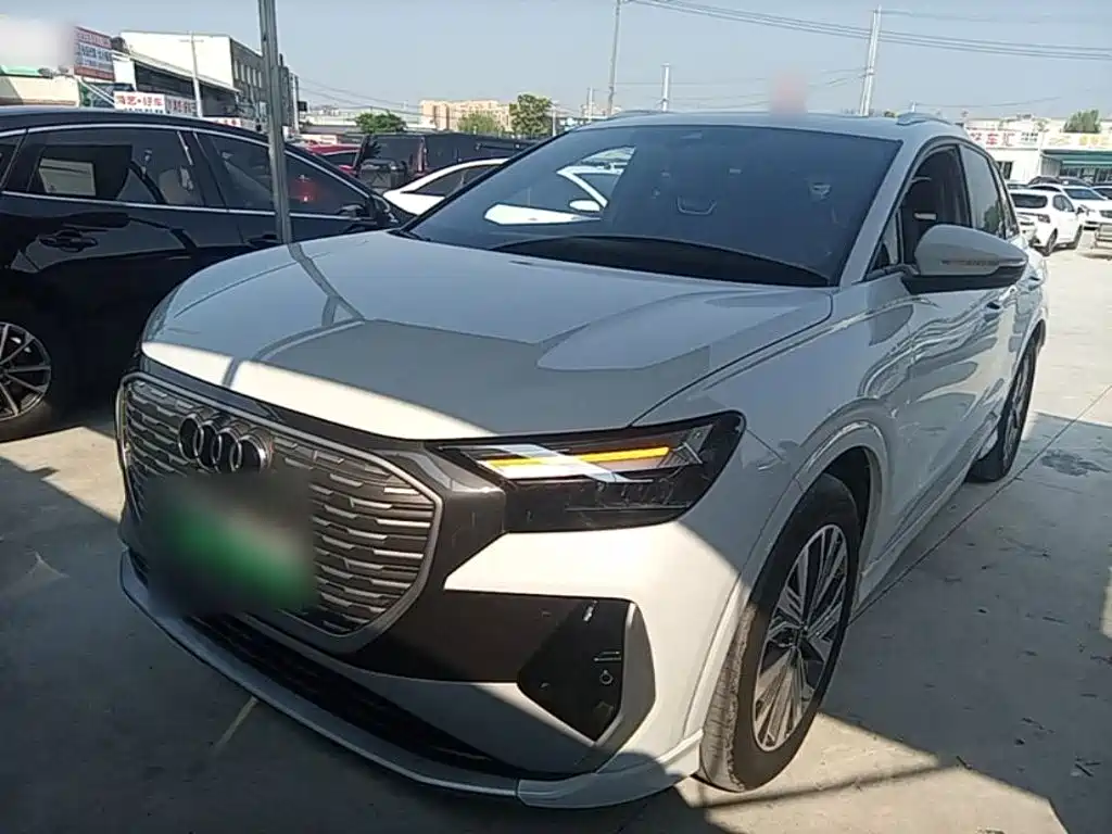 Audi Q4 e-tron 2024