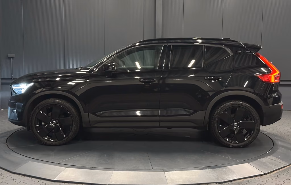 Volvo XC40 2025