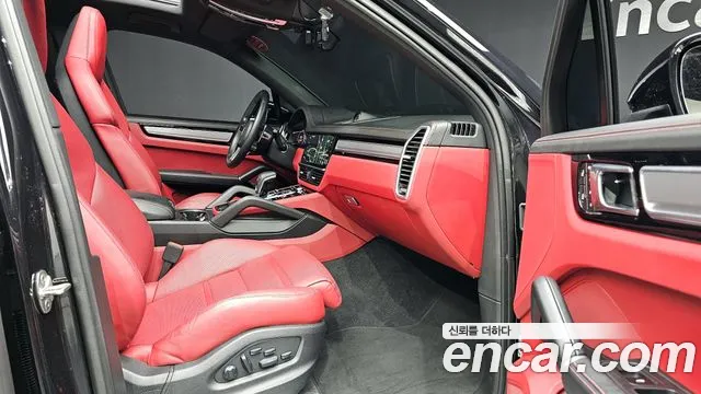 Porsche Cayenne 2022