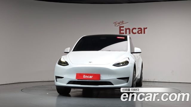 Tesla Model Y 2024