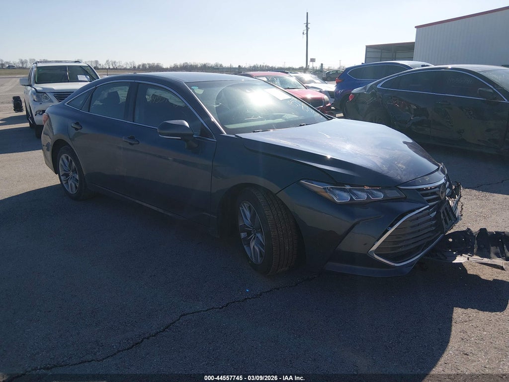 Toyota Avalon 2022