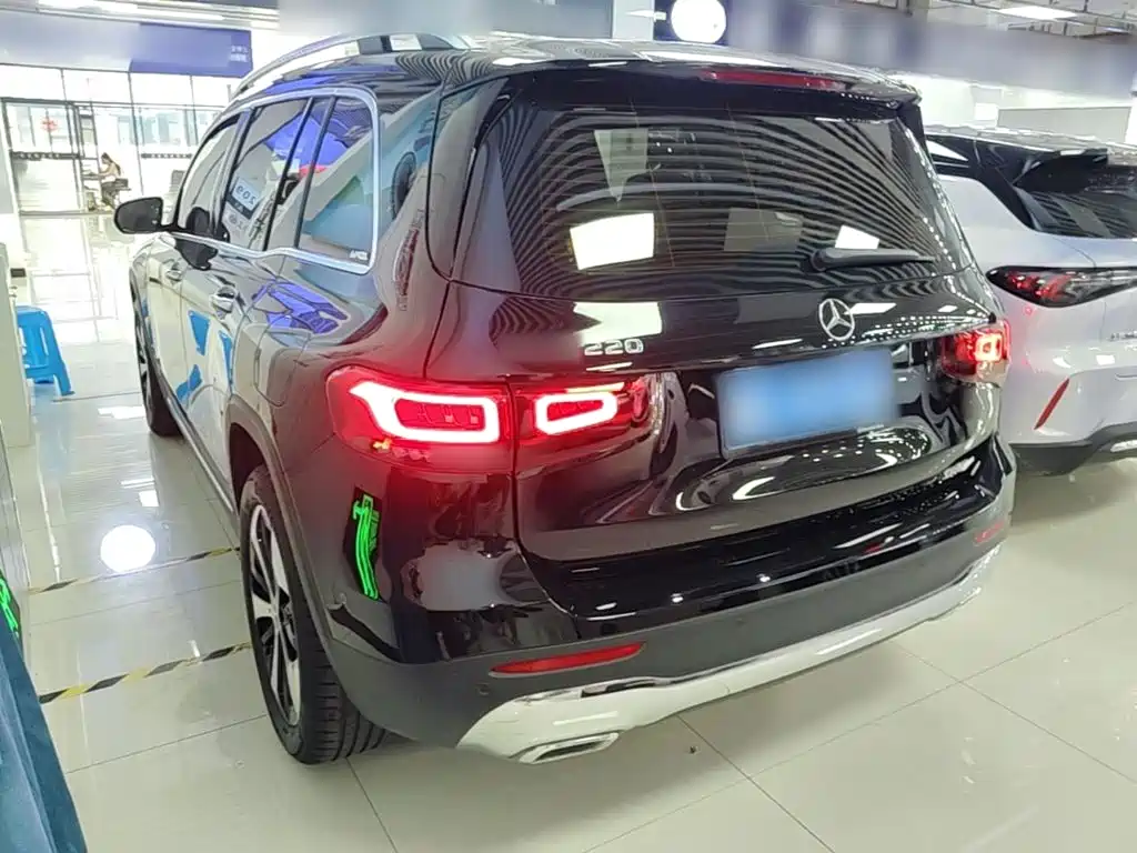 Mercedes-Benz GLB 2023