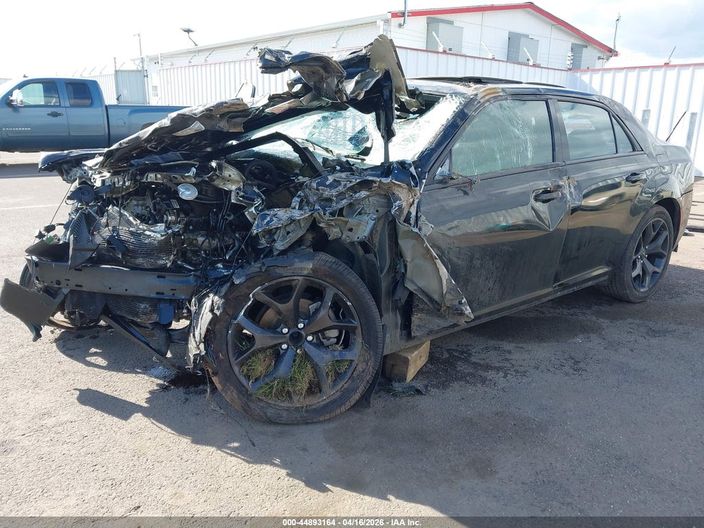 Chrysler 300 2021