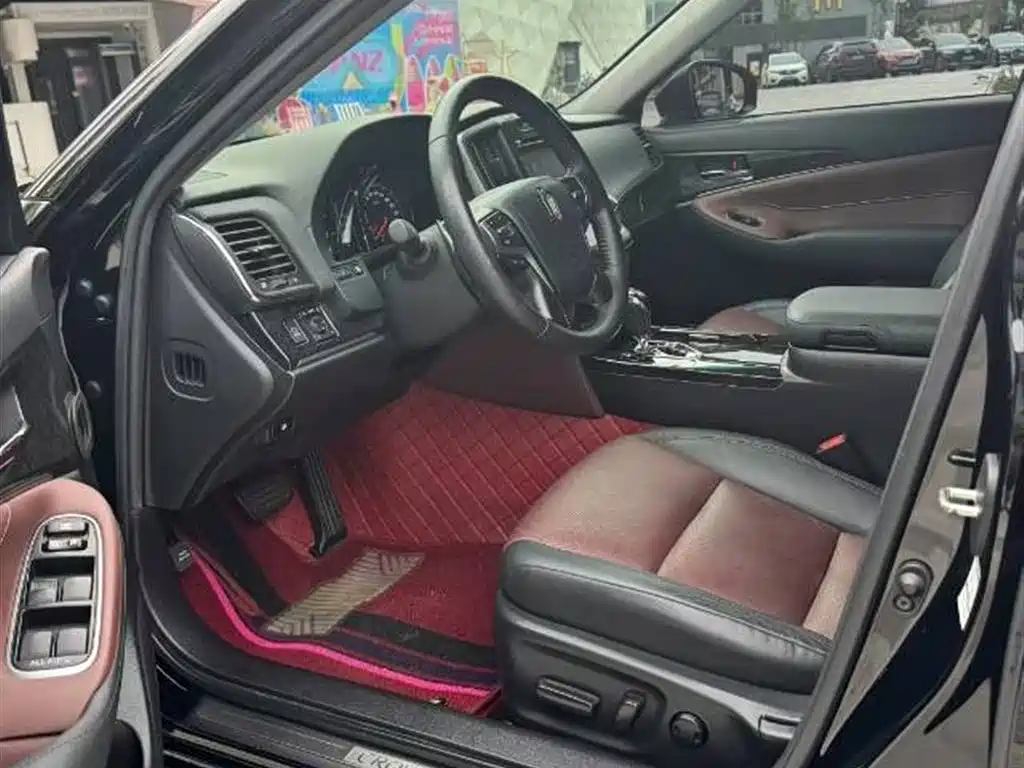 Toyota Crown 2020