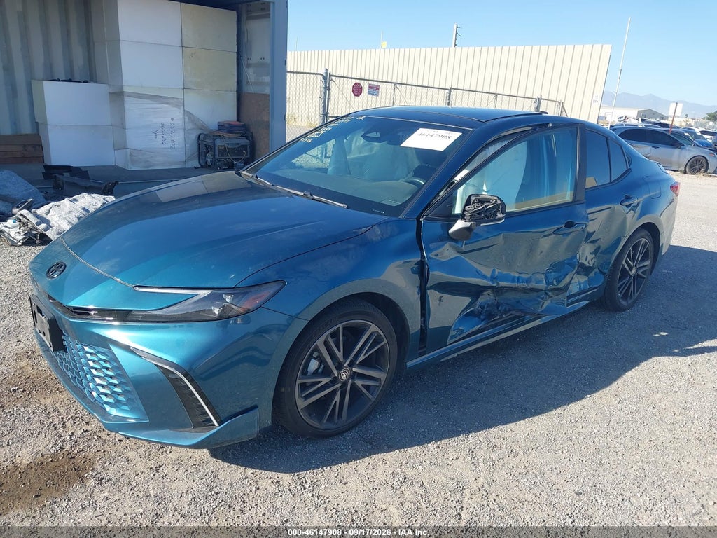 Toyota Camry 2025