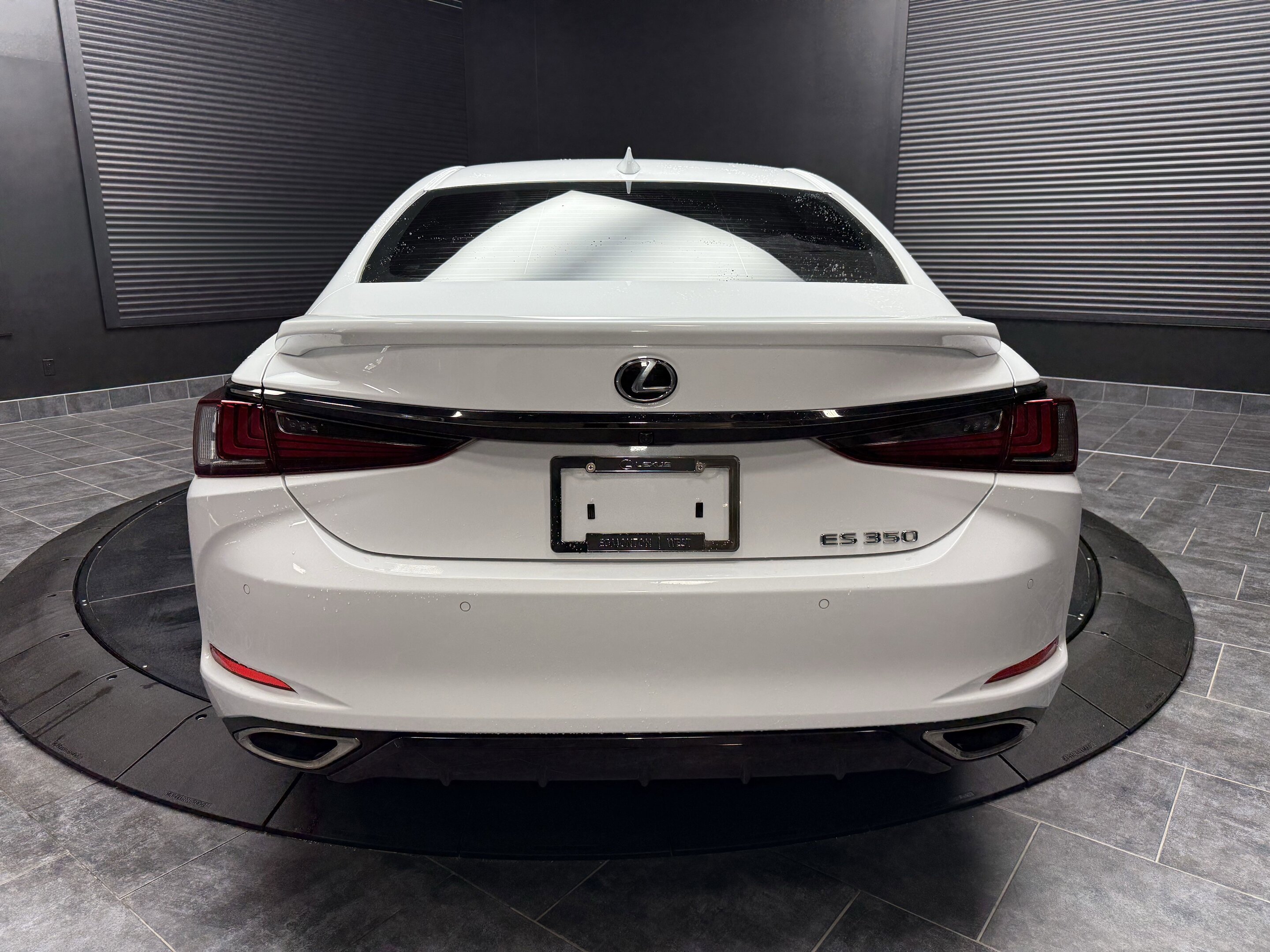 Lexus ES 2022