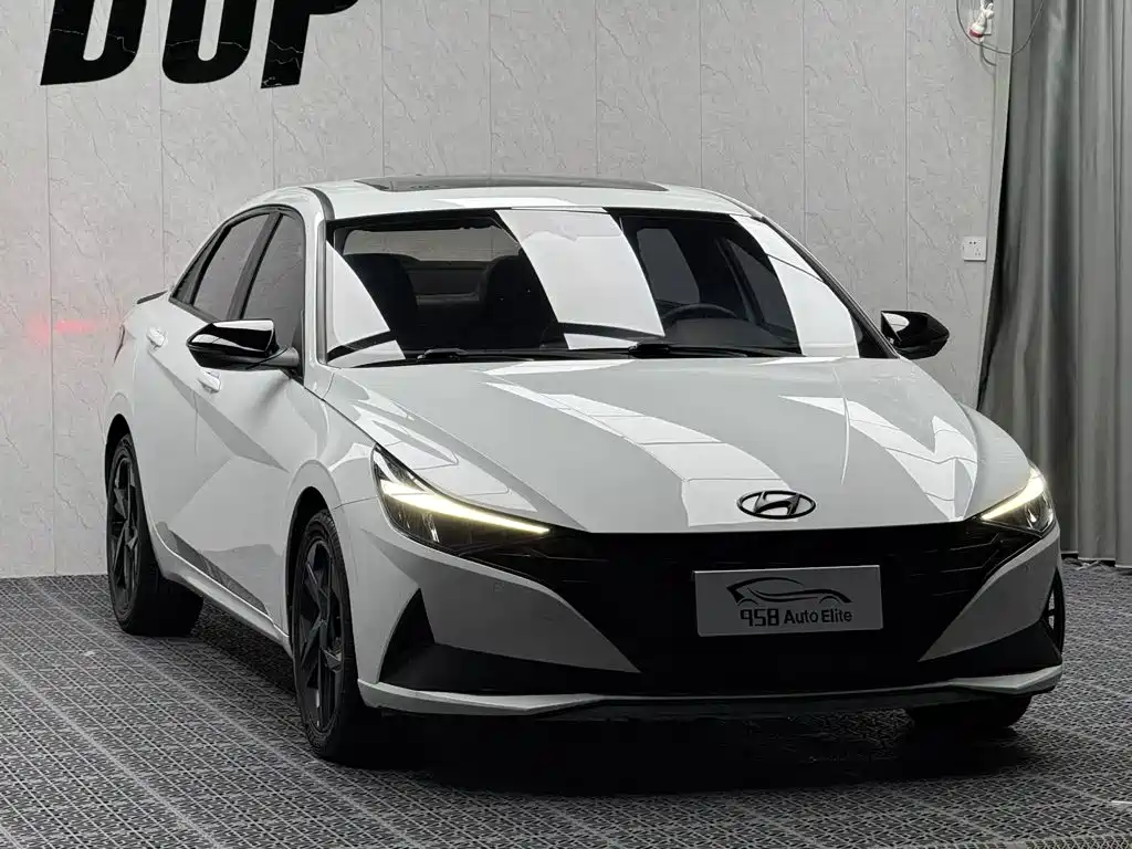Hyundai Elantra 2022