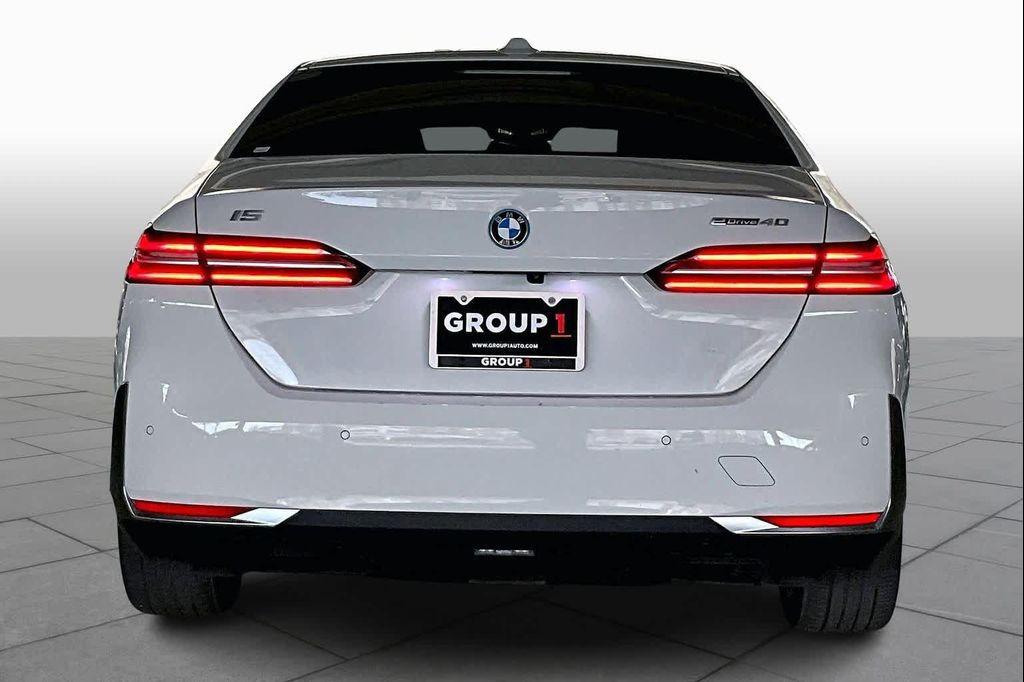 BMW i5 2024