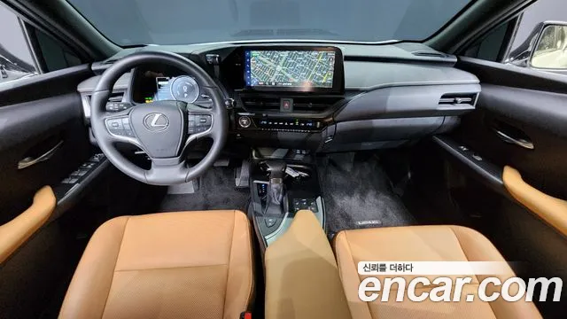 Lexus UX 2024