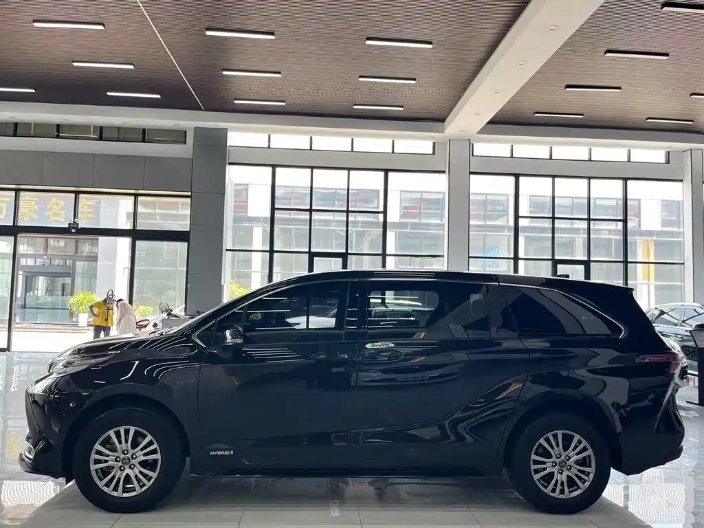 Toyota Sienna 2023