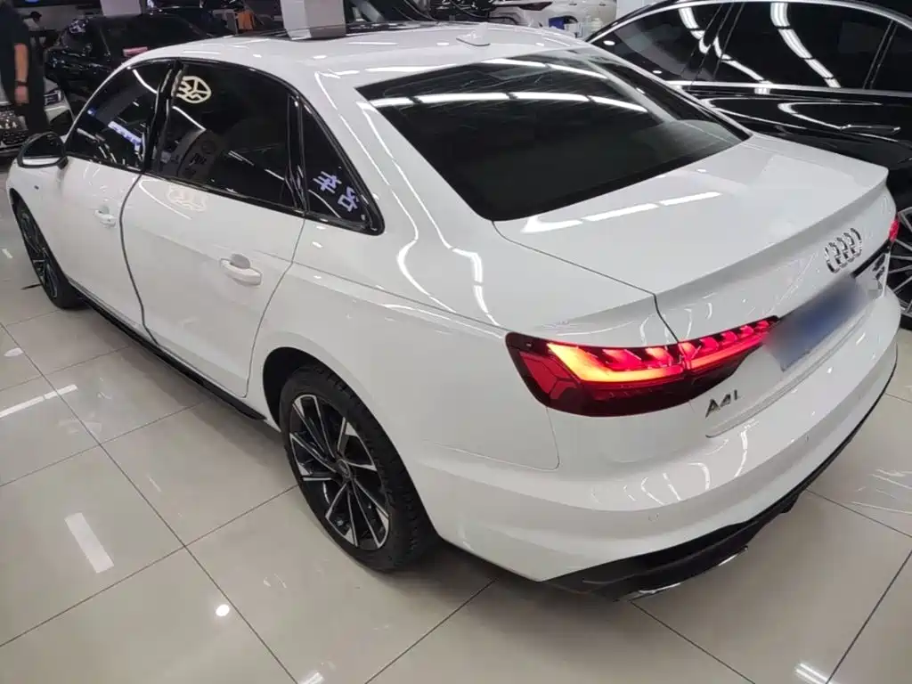 Audi A4 2023