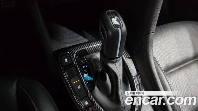 Hyundai Veloster 2021