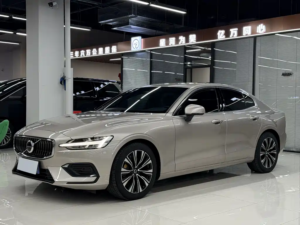 Volvo S60 2023
