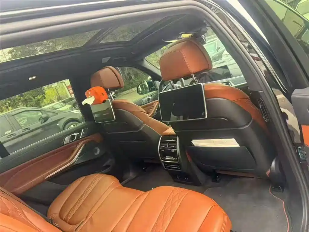 BMW X7 2021