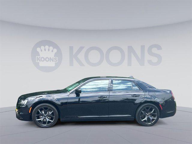 Chrysler 300 2022