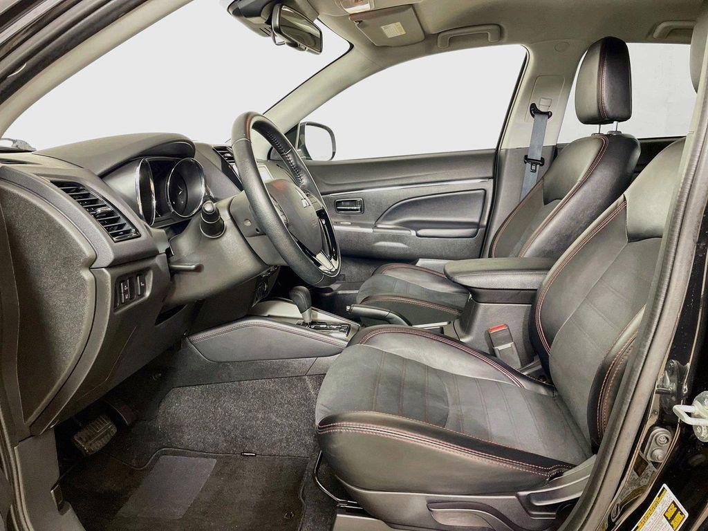 Mitsubishi Outlander Sport 2024