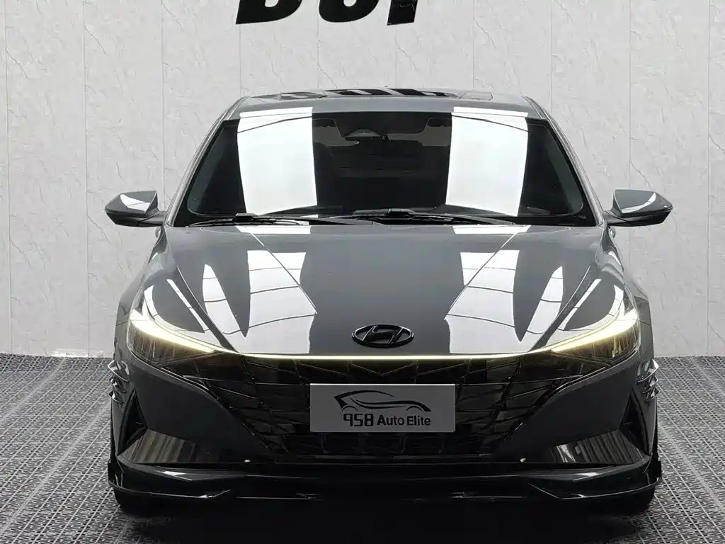 Hyundai Elantra 2022