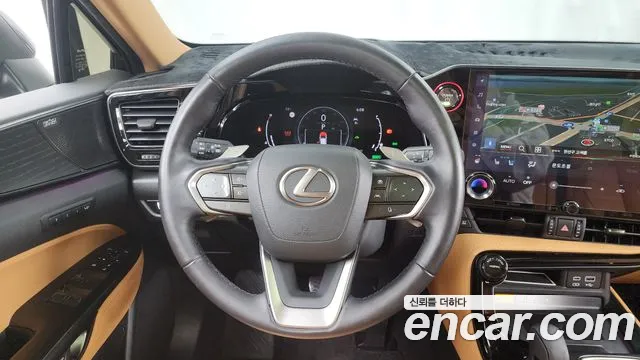 Lexus NX 2023