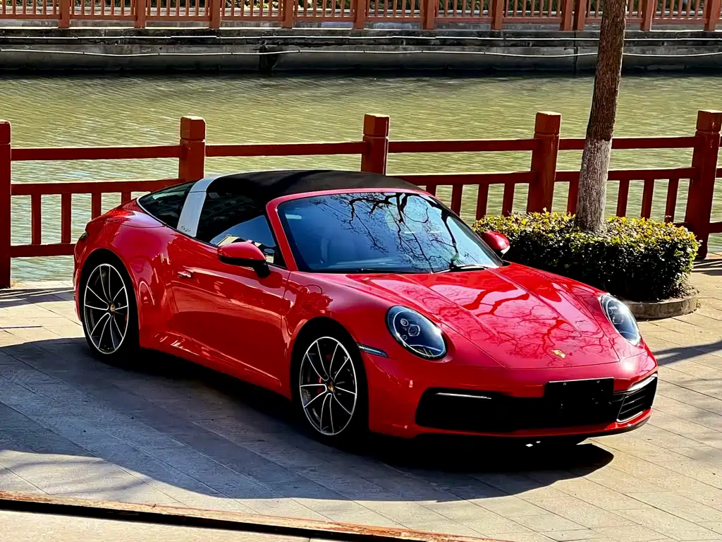 Porsche 911 2021