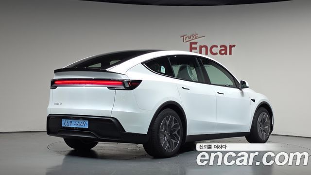 Tesla Model Y 2026