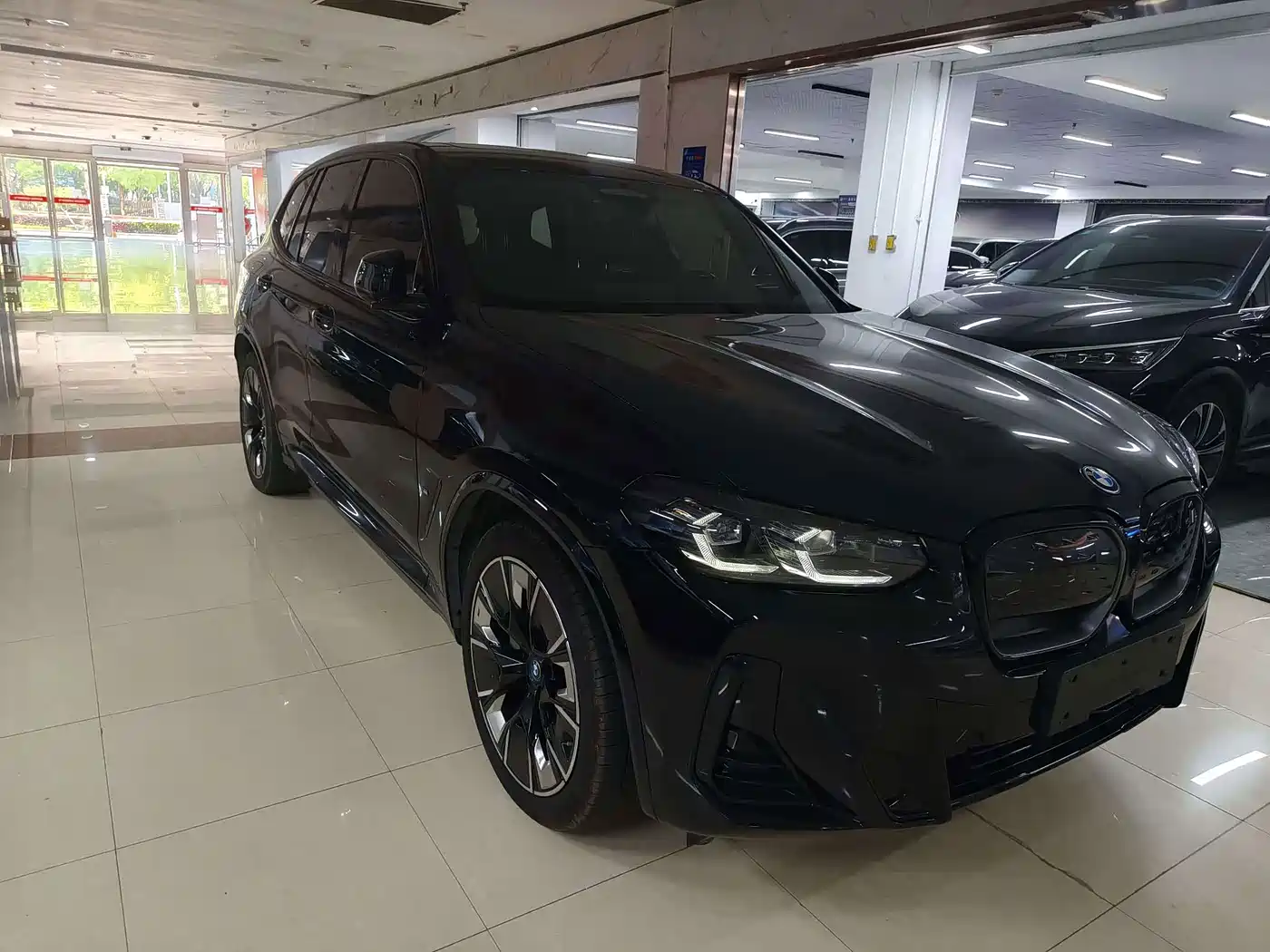 BMW iX3 2024