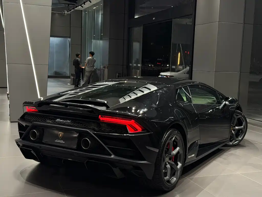 Lamborghini Huracán 2023