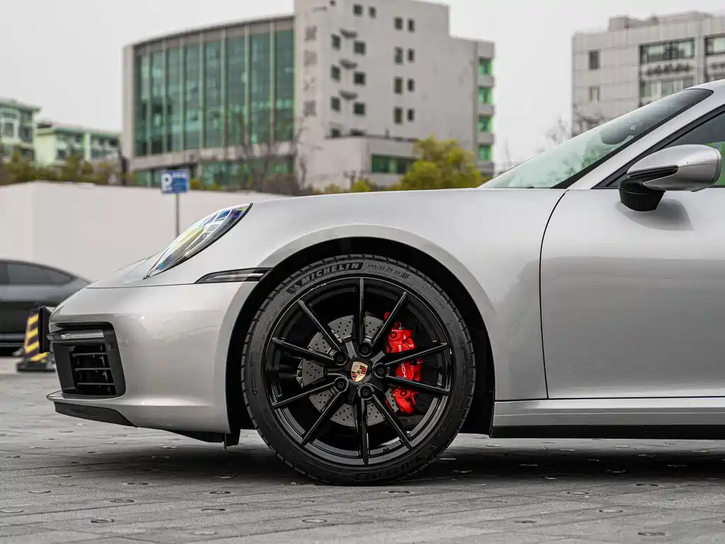 Porsche 911 2023