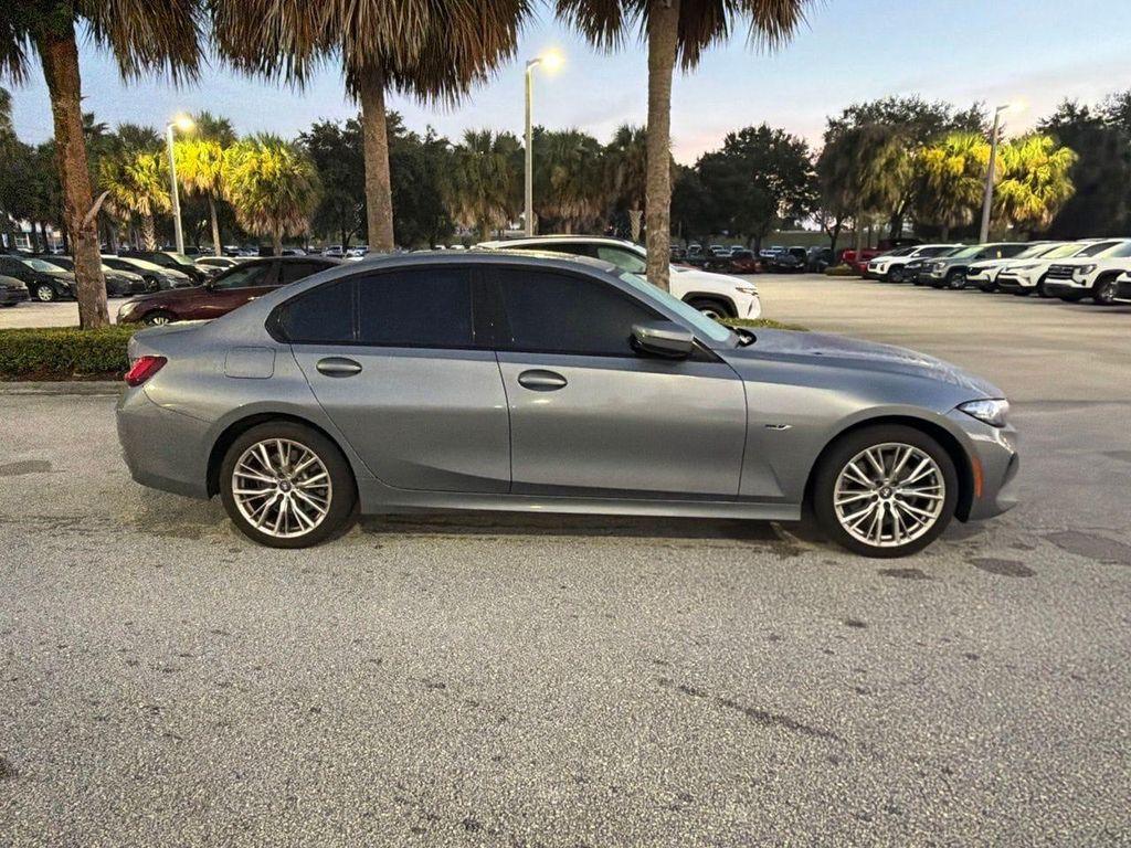 BMW 330 2023
