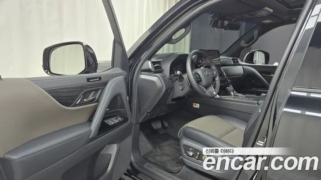 Lexus LX 2025