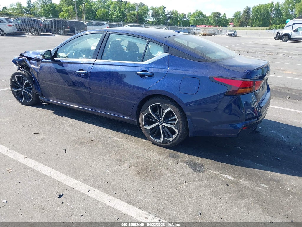 Nissan Altima 2024