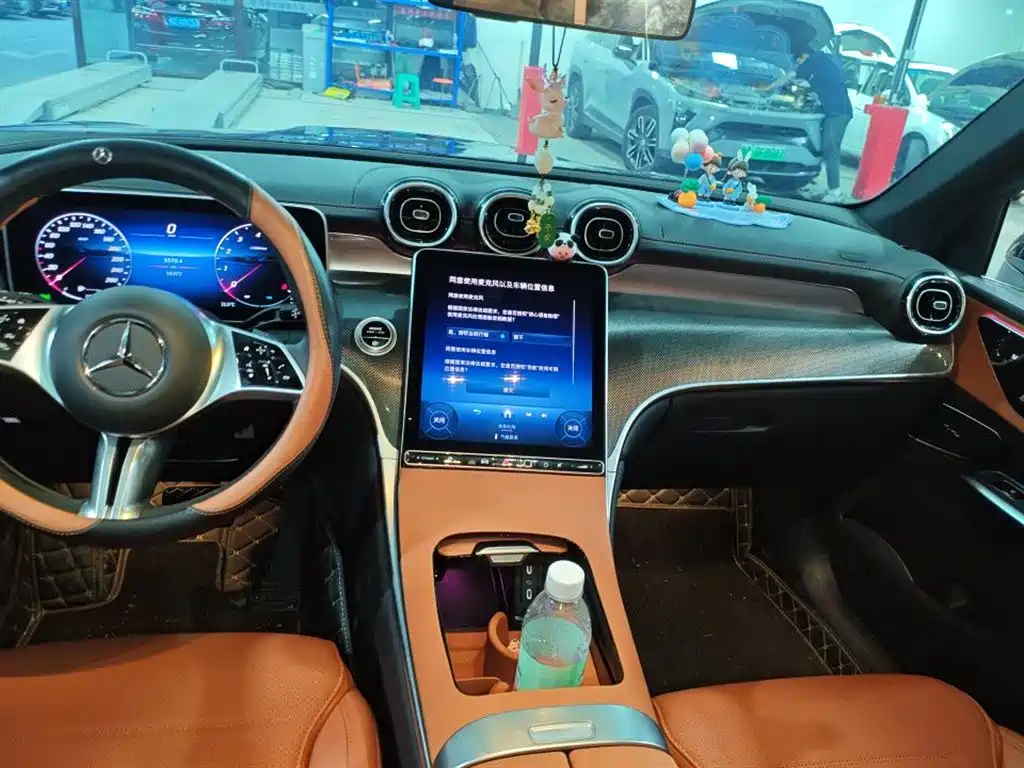 Mercedes-Benz GLC 2025