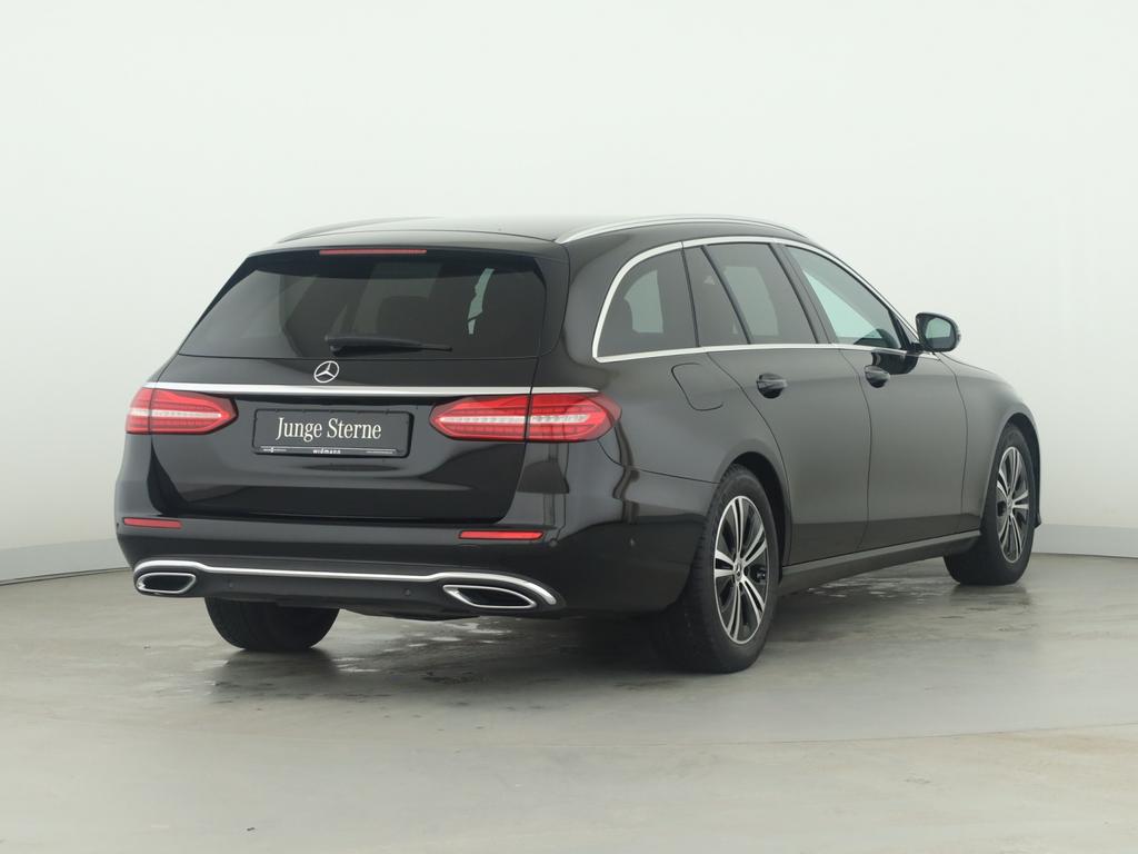 Mercedes-Benz E 220 2023