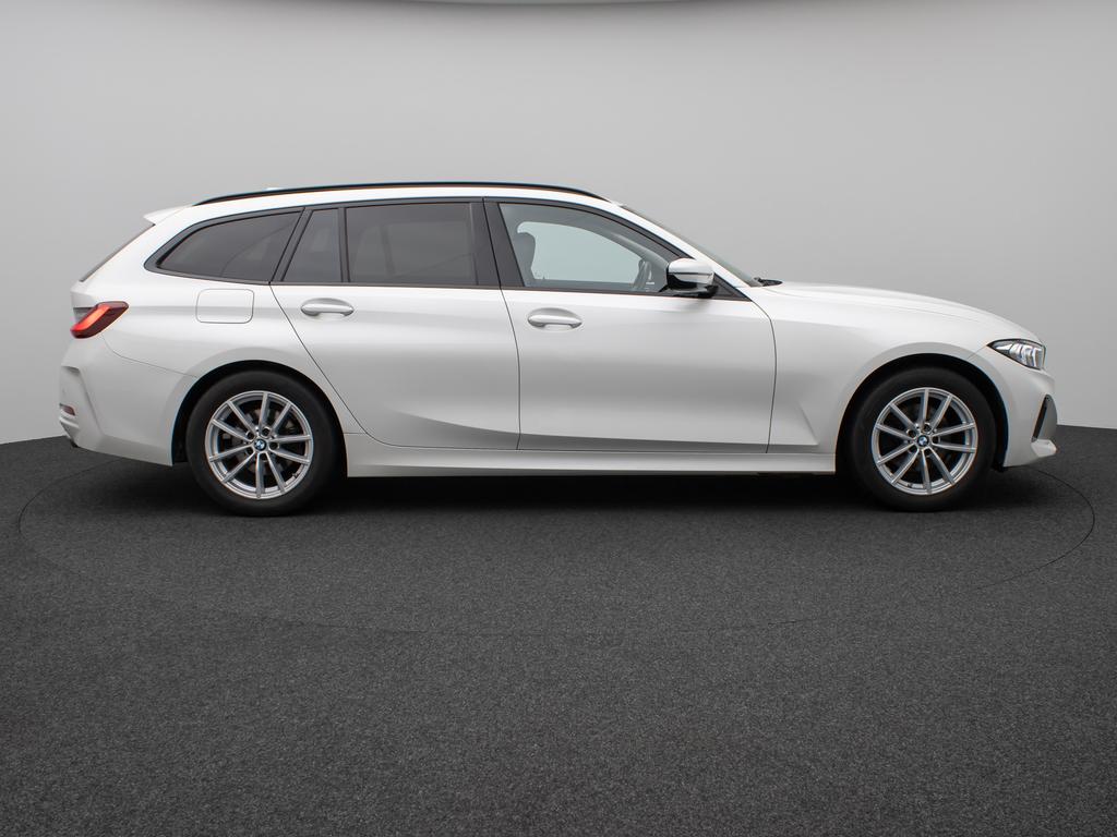 BMW 320 2022