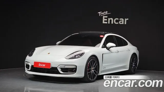 Porsche Panamera 2021