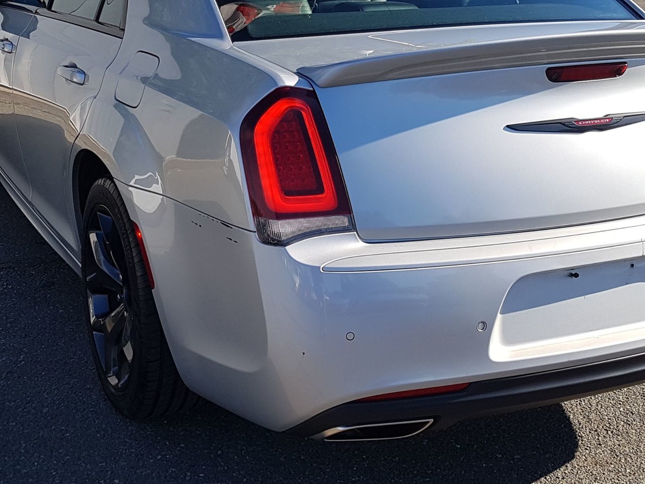 Chrysler 300 2022