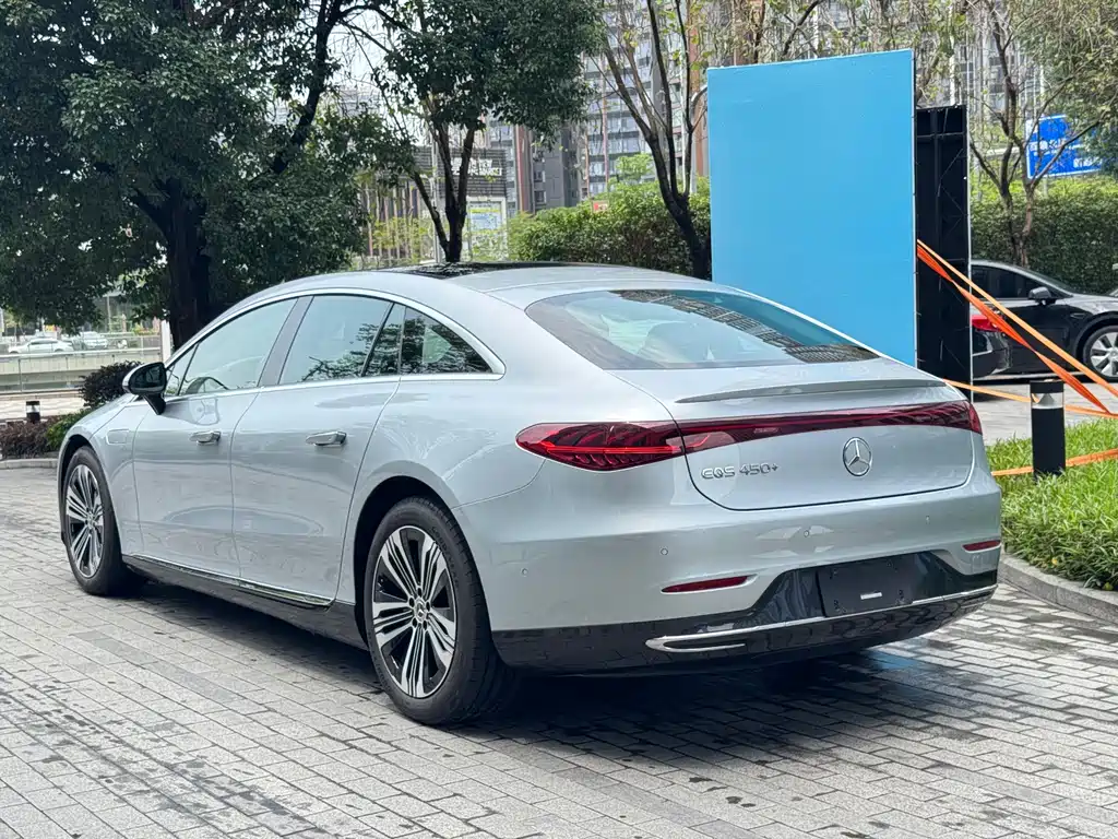 Mercedes-Benz EQS 2024