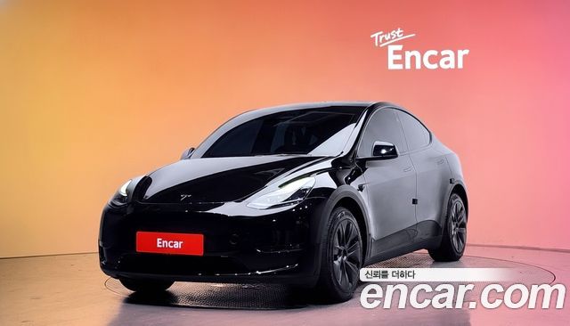 Tesla Model Y 2024