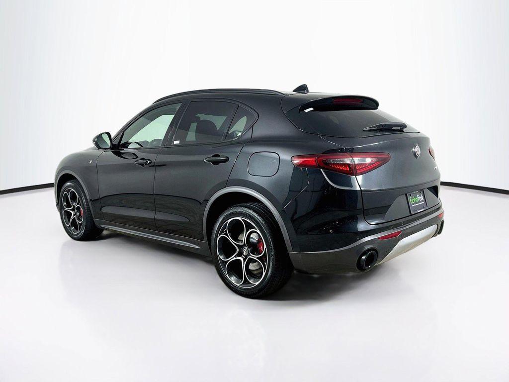 Alfa Romeo Stelvio 2023