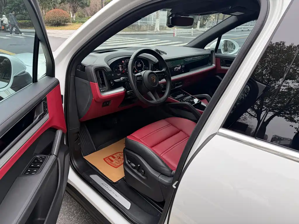 Porsche Cayenne 2024